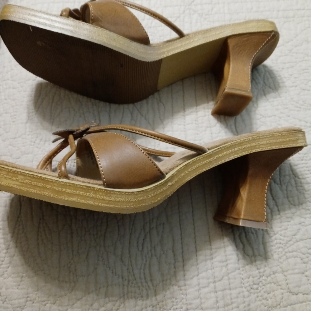 Expressions Tan Sandals